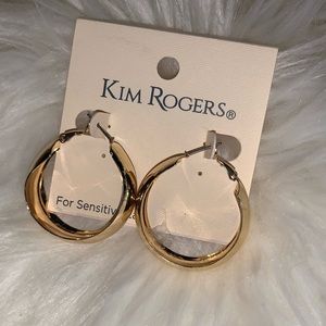 Good earrings NWOT✨